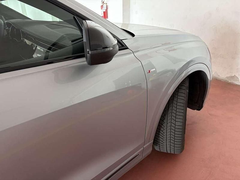 Usata Audi Q8 Sport 286 CV (210 kW) 2023 Argento SUV