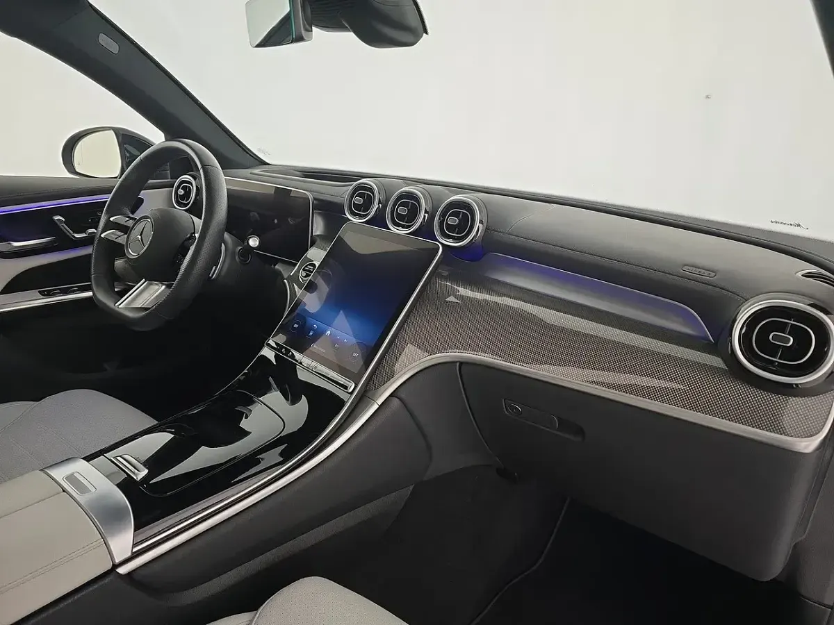 Gebraucht Mercedes GLC300 AMG Line Premium Plus 197 PS (144 kW) 2023 Blau Coupé