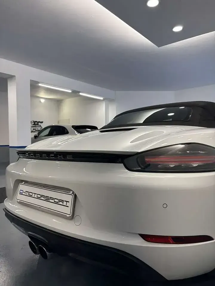 Usata Porsche 718 Boxster 300 CV (220 kW) 2018 Bianco Cabrio