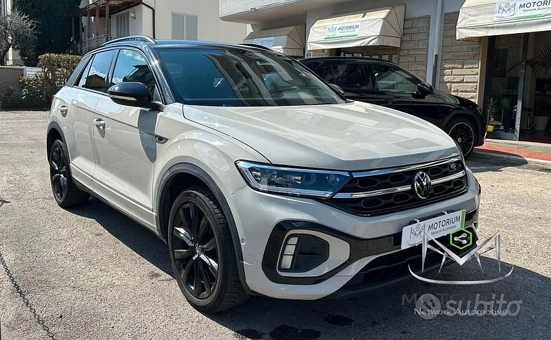 Usata VW T-Roc R-line 116 CV (85 kW) 2023 Marrone SUV