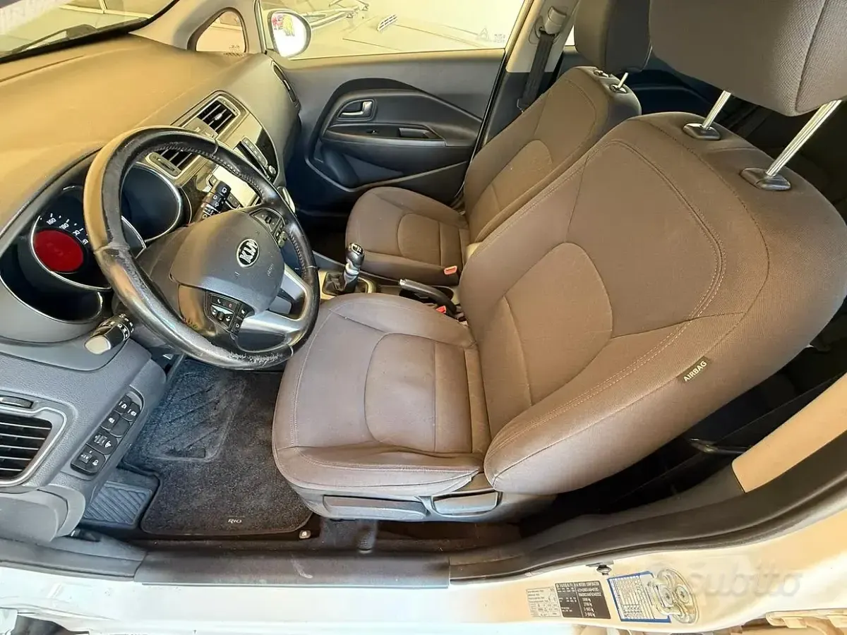 Usata Kia Rio 90 CV (66 kW) 2015 Other Berlina