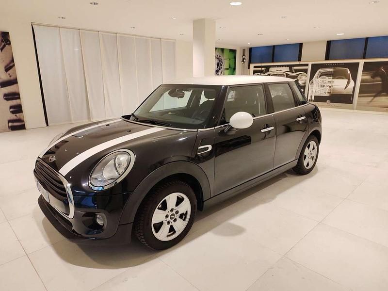 Usata Mini Cooper 116 CV (85 kW) 2018 Blu/azzurro Utilitaria