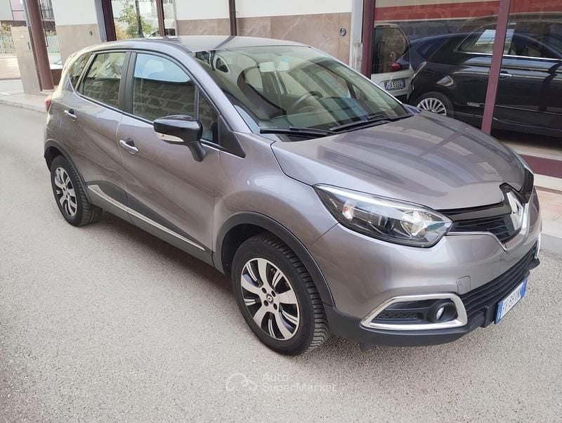 Usata Renault Captur Intens 90 CV (66 kW) 2016 Grigio SUV