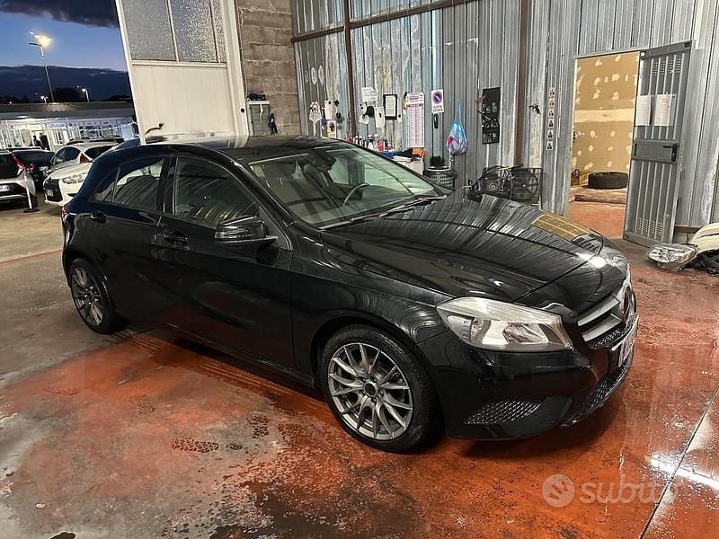 Usata Mercedes A180 122 CV (89 kW) 2014 Nero Berlina