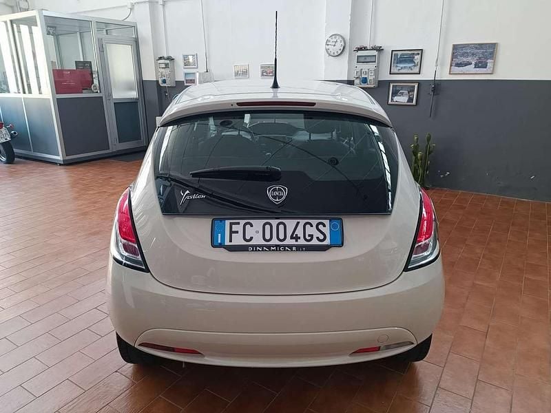 Usata Lancia Ypsilon Silver 69 CV (50 kW) 2015 Beige Utilitaria