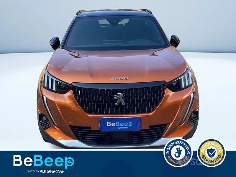 Usata Peugeot 2008 GT 131 CV (96 kW) 2022 Arancione SUV