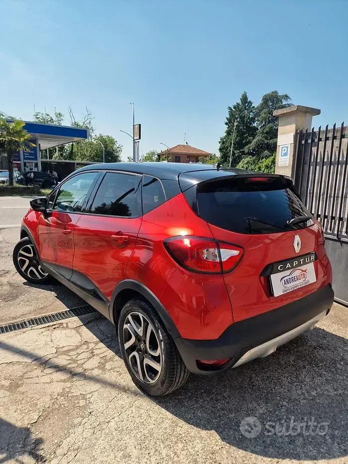 Usata Renault Captur 90 CV (66 kW) 2017 Rosso SUV