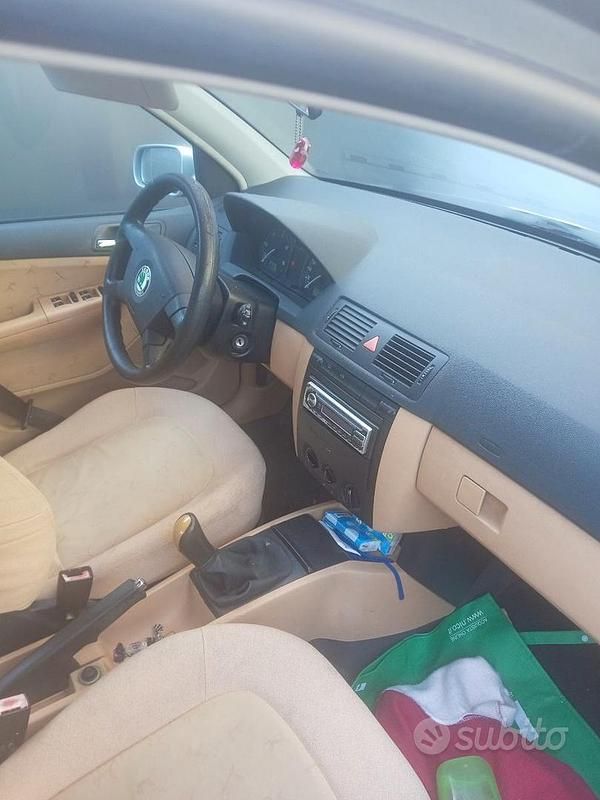 Usata Skoda Fabia 2000 Grigio Berlina