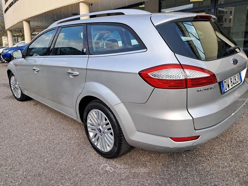 Usata Ford Mondeo 140 CV (102 kW) 2009 Argento Station wagon