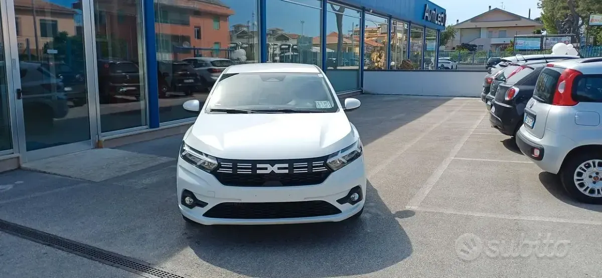 Usata Dacia Sandero Expression 101 CV (74 kW) 2025 Bianco SUV