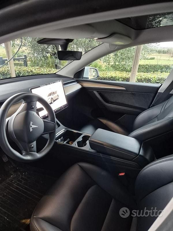 Usata Tesla Model Y RWD 219 kW (299 CV) 2022 Bianco SUV