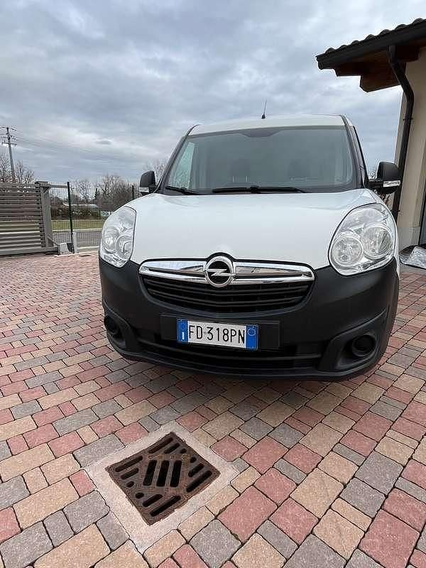 Usata Opel Combo 120 CV (88 kW) 2016 Monovolume
