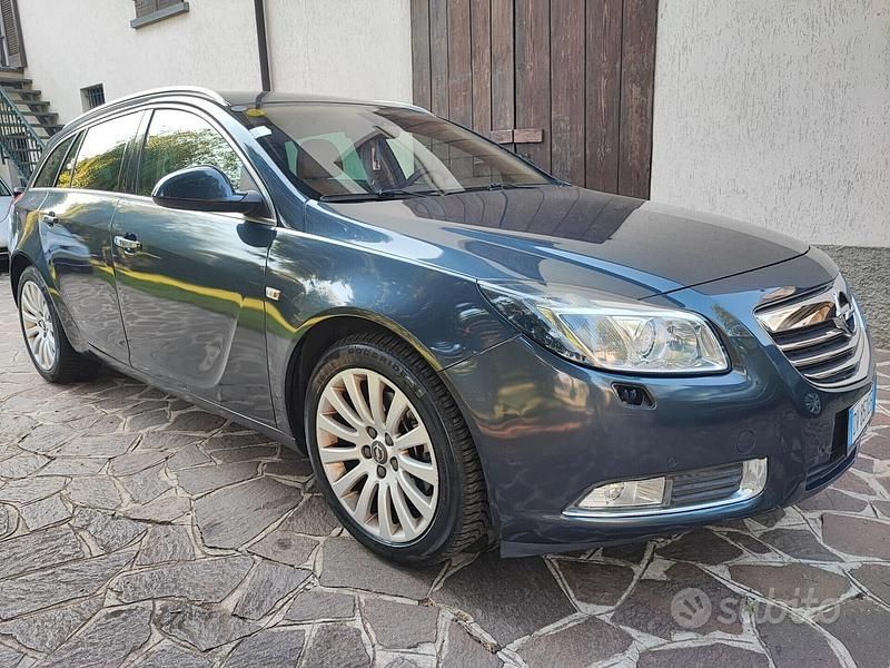 Usata Opel Insignia Cosmo 160 CV (117 kW) 2009 Blu Station wagon