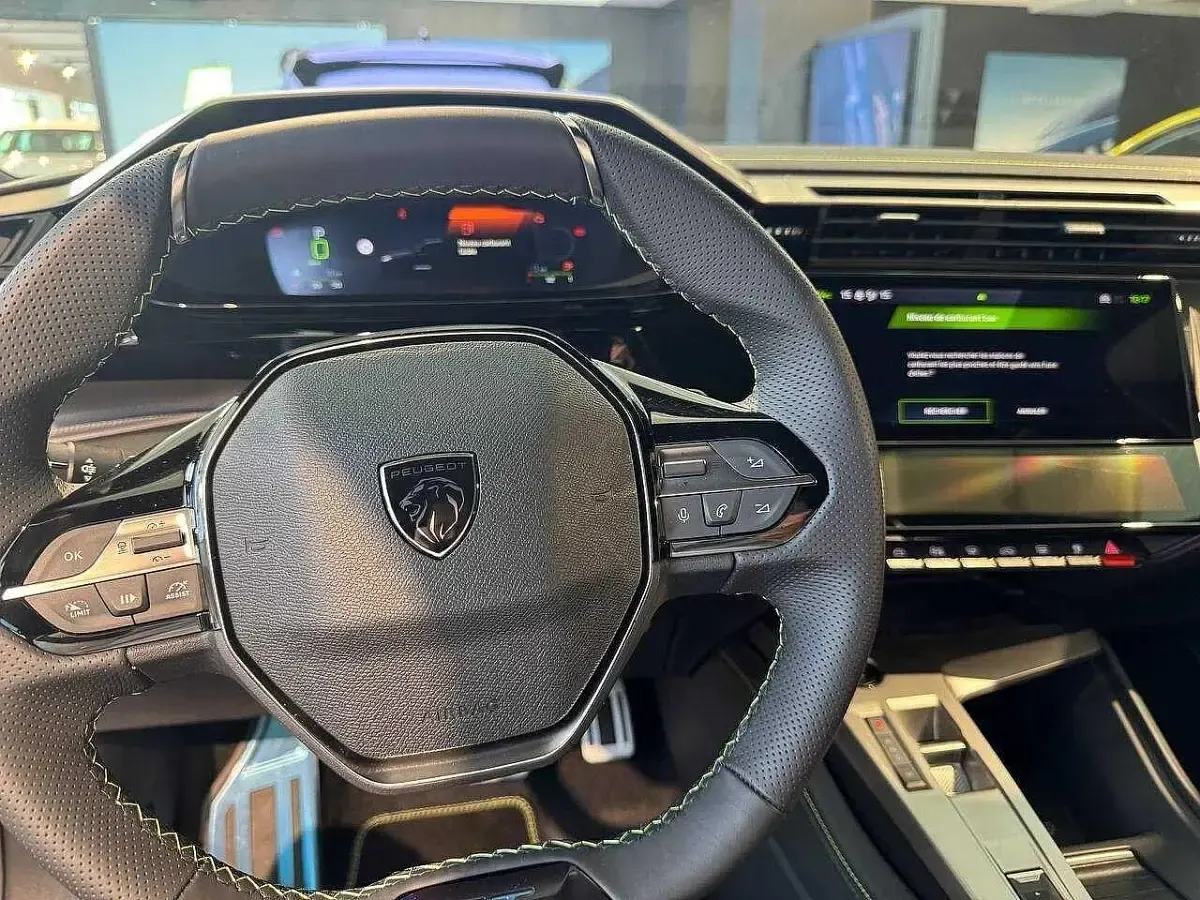 Nuova Peugeot 408 GT 2026 Verde SUV