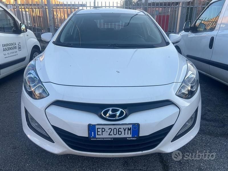 Bianco Usata 2013 Hyundai i30 Comfort Station wagon | 4400 € (Super prezzo) - Immagine 1/4