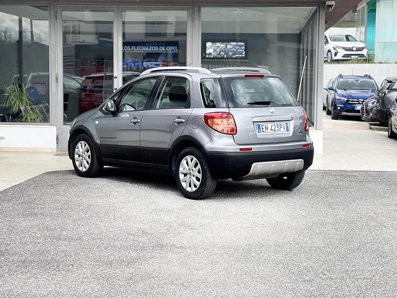 Usata Fiat Sedici 120 CV (88 kW) 2011 Grigio SUV