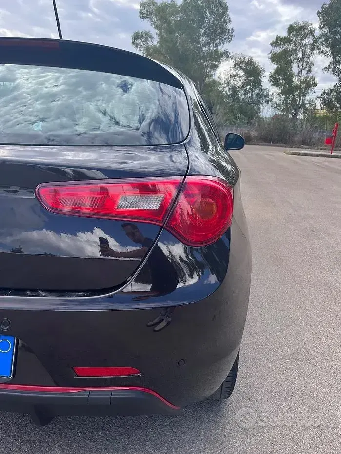 Usata Alfa Romeo Giulietta 105 CV (77 kW) 2012 Nero Utilitaria