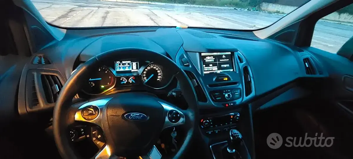 Usata Ford Tourneo Connect 120 CV (88 kW) 2015 Monovolume