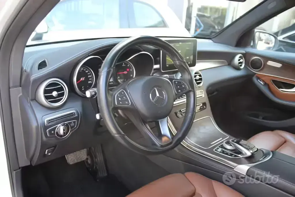 Usata Mercedes GLC250 Executive 204 CV (150 kW) 2016 Grigio SUV