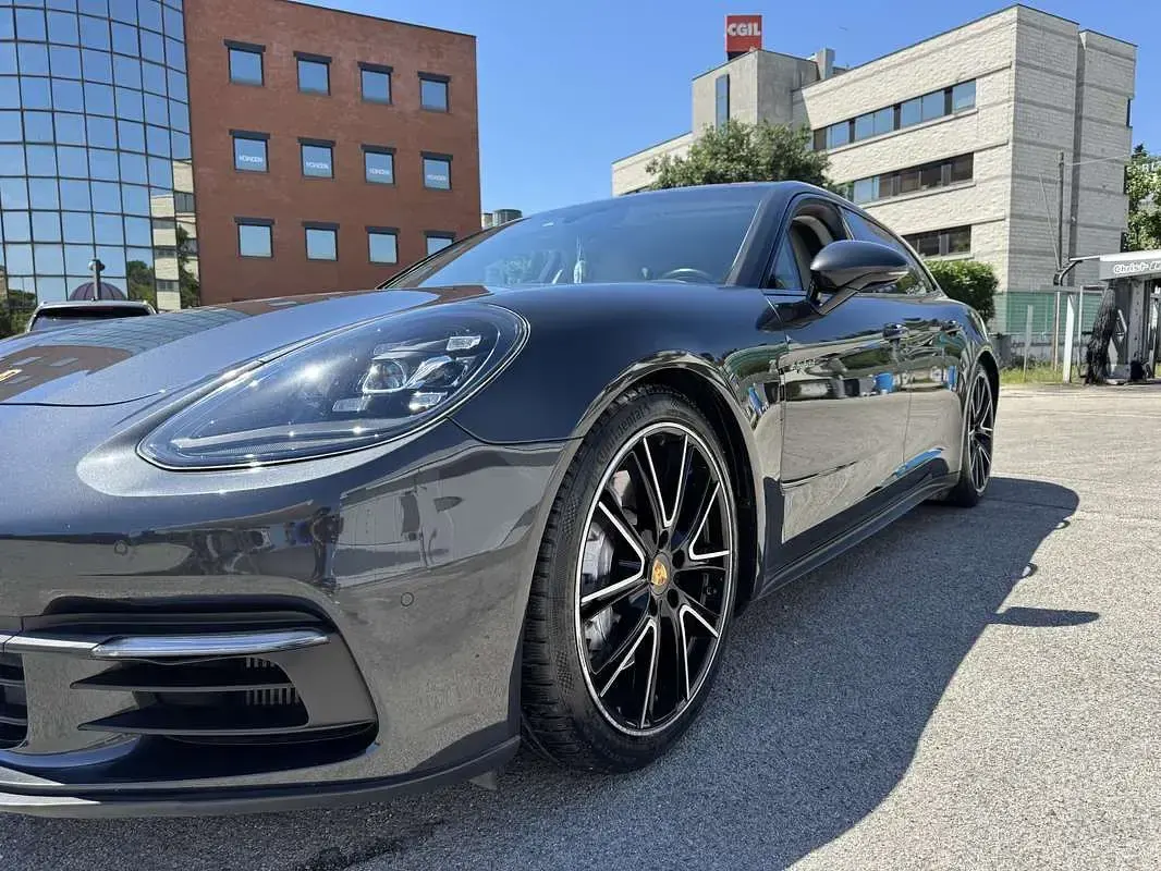 Usata Porsche Panamera 330 CV (242 kW) 2018 Berlina