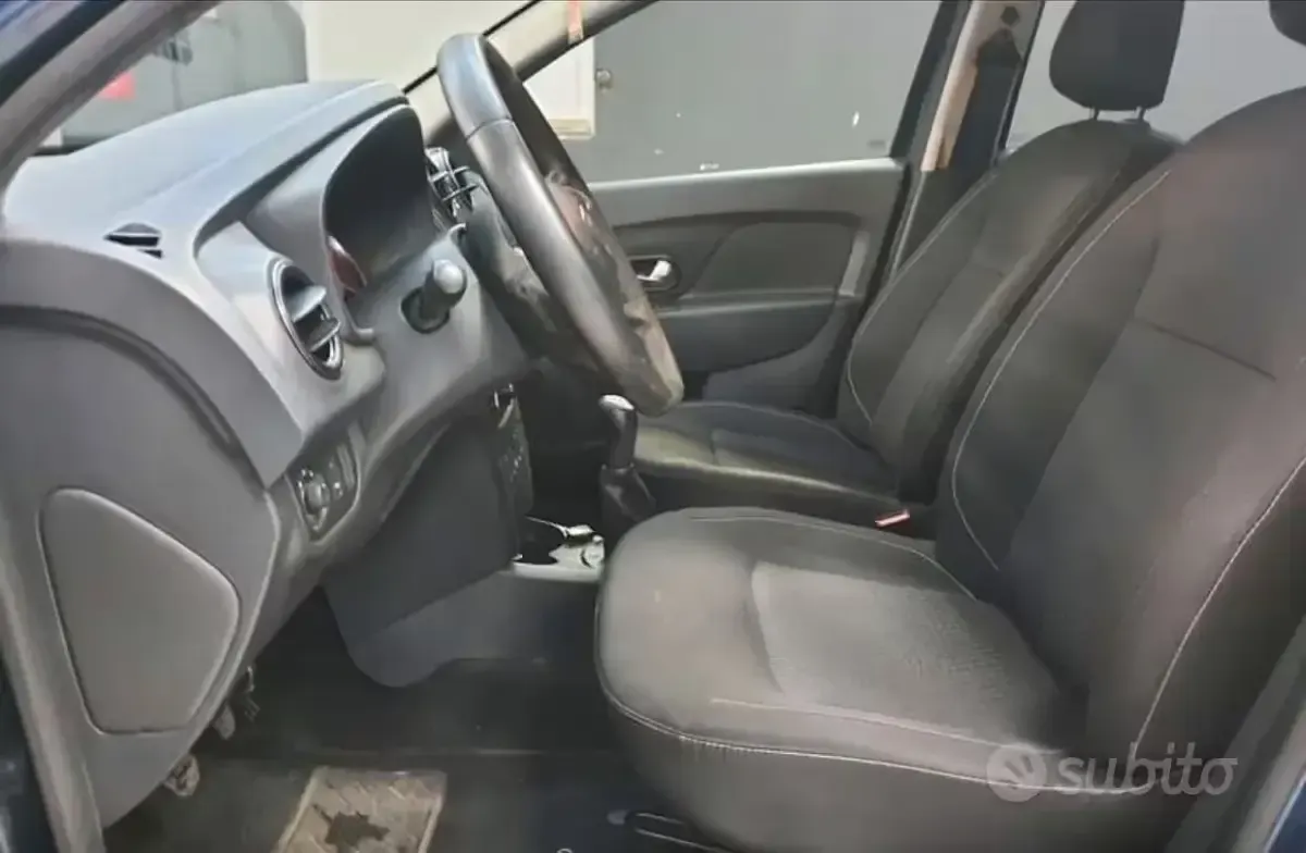 Usata Dacia Sandero Comfort 73 CV (53 kW) 2019 Bluazzurro Utilitaria