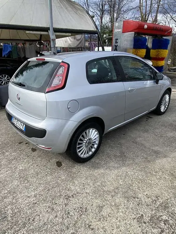 Usata Fiat Punto Evo Easy 69 CV (50 kW) 2012 Utilitaria