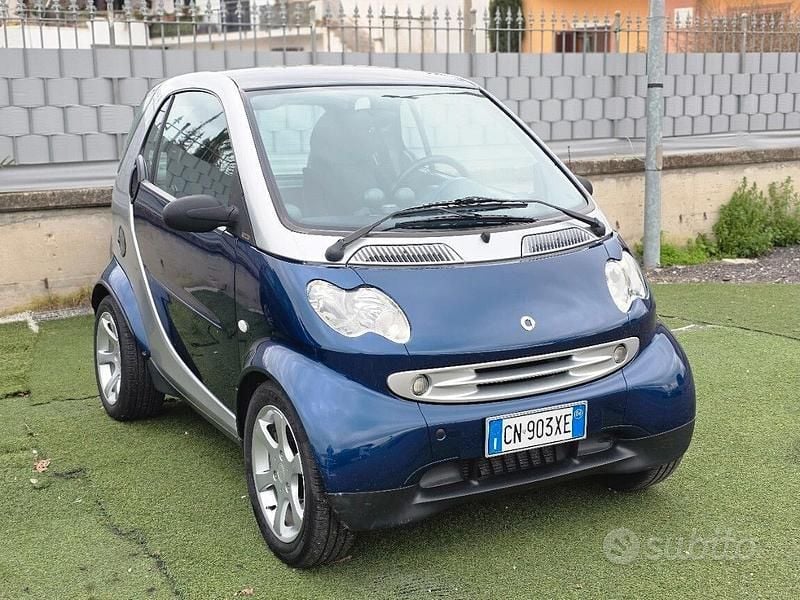 Blu Usata 2004 Smart ForTwo Cabrio Cabrio | 2999 € (Ottimo prezzo) - Immagine 1/4