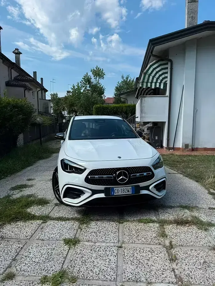 Usata Mercedes GLA180 136 CV (100 kW) 2024 Bianco SUV