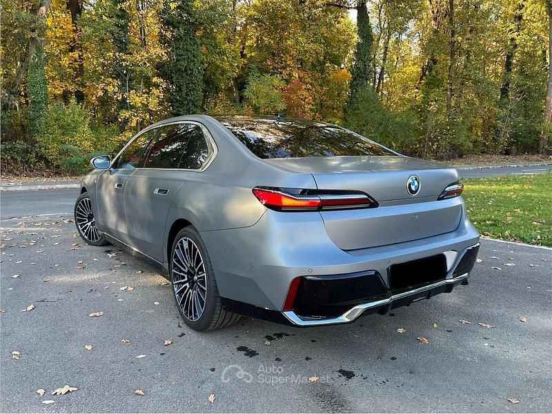 Usata BMW 740 286 CV (210 kW) 2025 Berlina