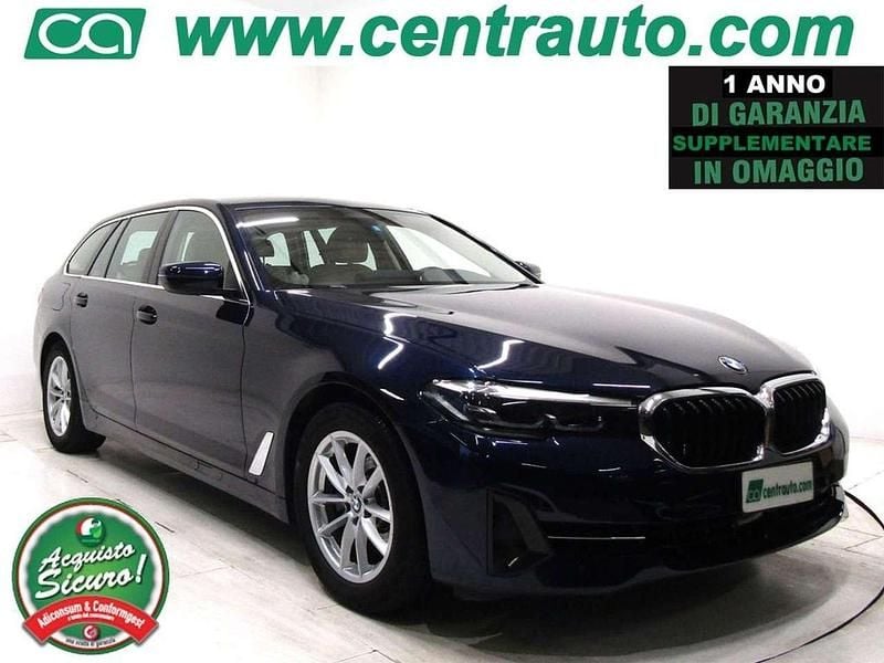Blu scuro Usata 2022 BMW 520 Station wagon | 26.000 € (Super prezzo) - Immagine 1/4