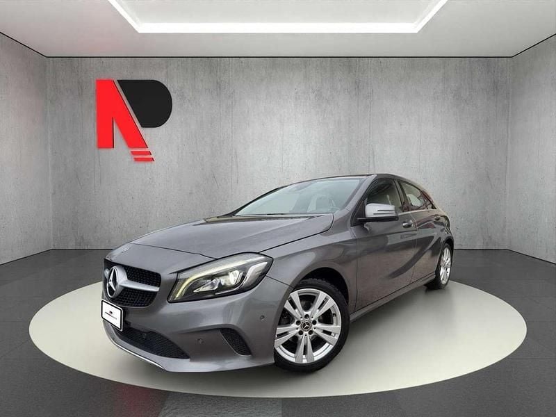 Grigio Usata 2018 Mercedes A180 Premium Berlina | 12.700 € (Super prezzo) - Immagine 1/4