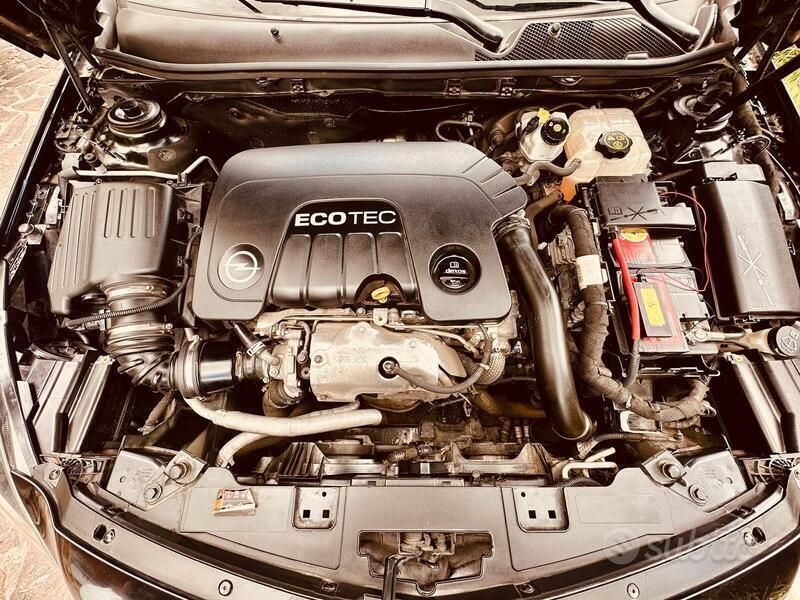 Usata Opel Insignia 136 CV (100 kW) 2016 Nero Station wagon