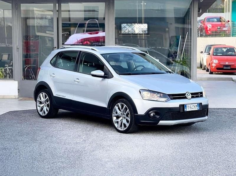 Argento Usata 2016 VW Polo Cross Due volumi | 9900 € (Buon prezzo) - Immagine 1/4
