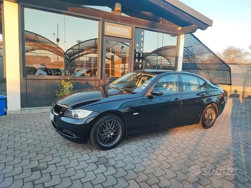 Usata BMW 320 Efficient Dynamics 150 CV (110 kW) 2005 Nero Berlina