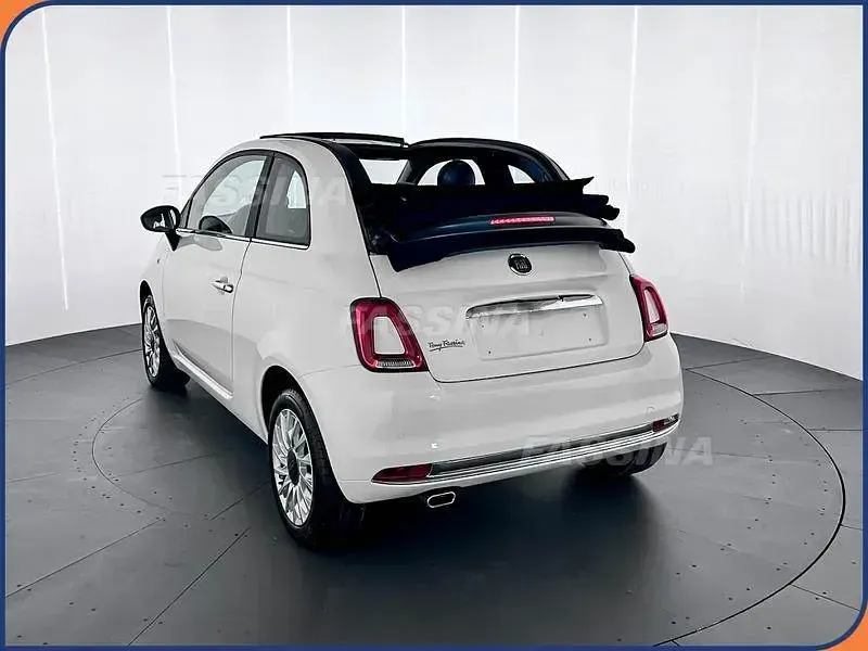 Usado Fiat 500C Dolcevita 70 CV (51 kW) 2024 Blanco Descapotable
