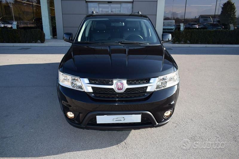 Usata Fiat Freemont Lounge 170 CV (125 kW) 2015 Grigio scuro SUV