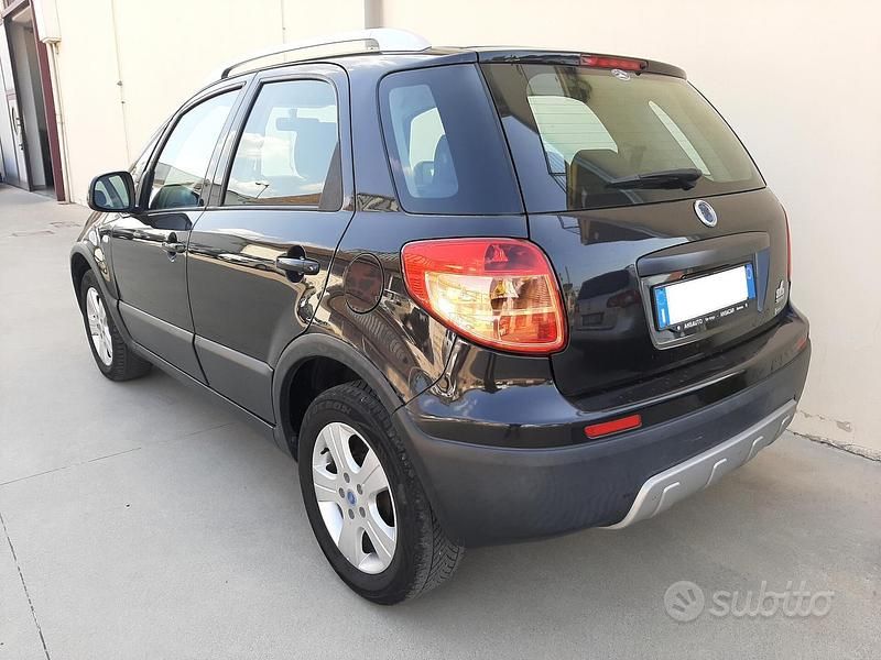 Usata Fiat Sedici Dynamic 120 CV (88 kW) 2008 Nero SUV