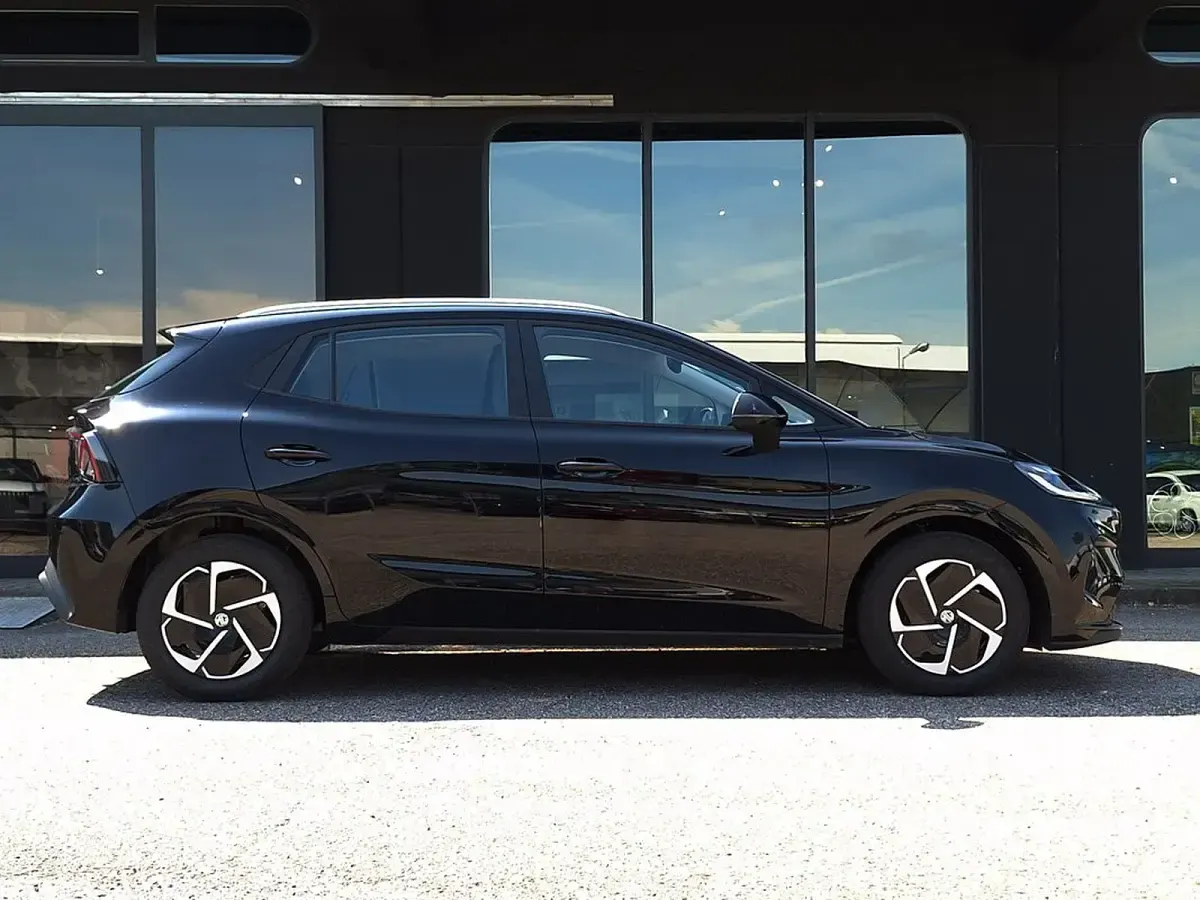 Nuova MG MG4 EV Comfort 55 kW (75 CV) 2026 Nero Utilitaria