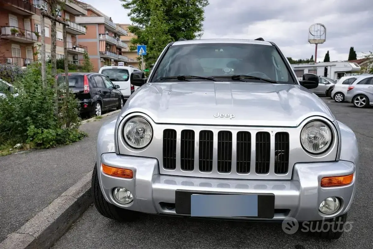 Usata Jeep Cherokee 211 CV (155 kW) 2004 SUV