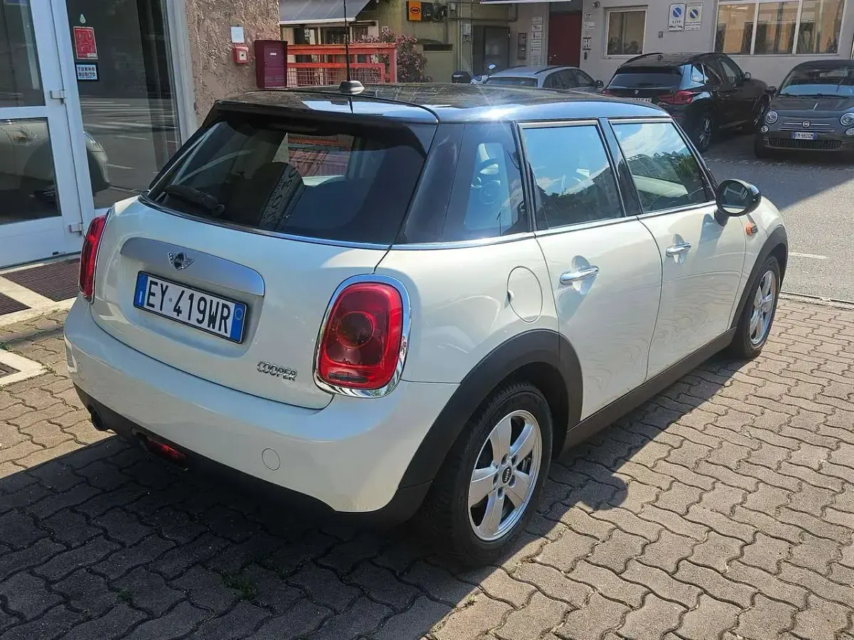 Usata Mini Cooper 136 CV (100 kW) 2015 Beige Utilitaria