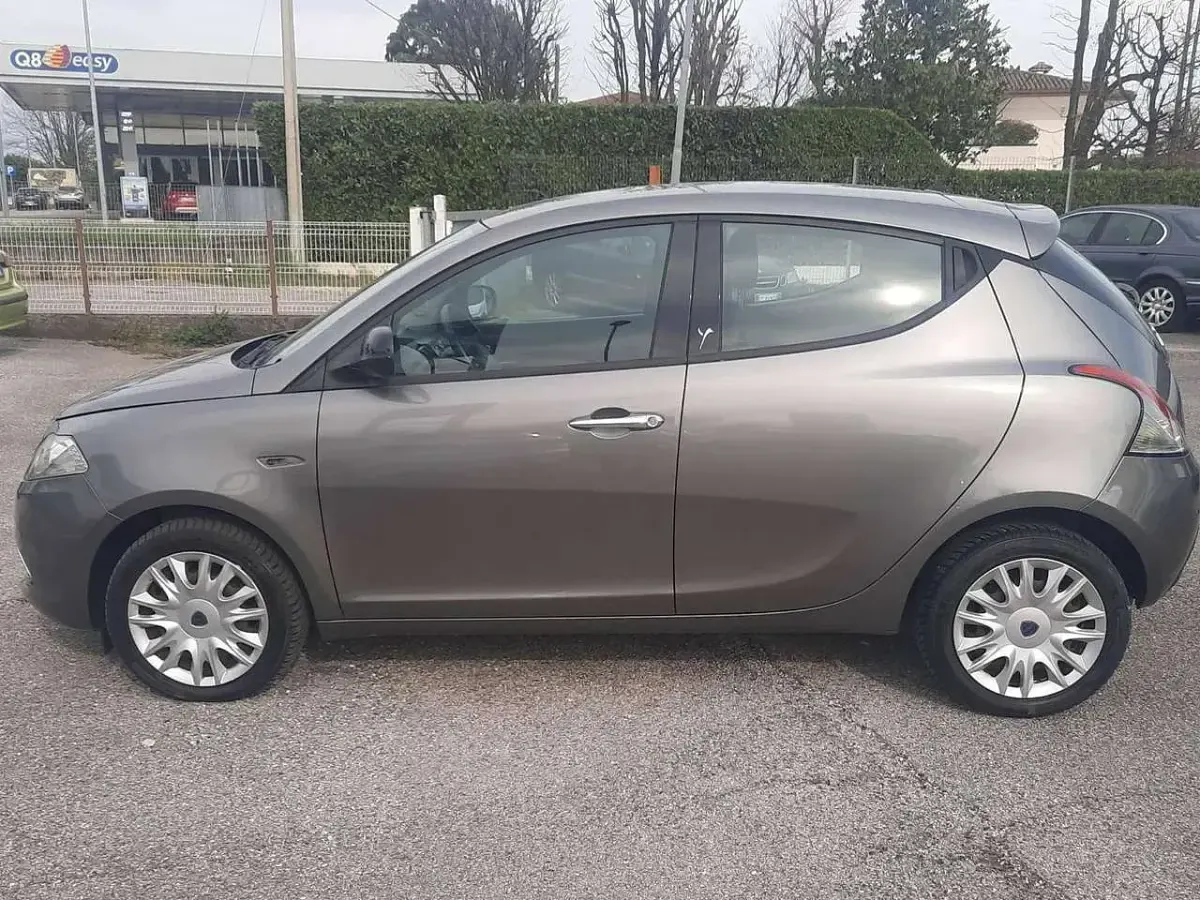 Usata Lancia Ypsilon Silver 95 CV (69 kW) 2015 Other Utilitaria