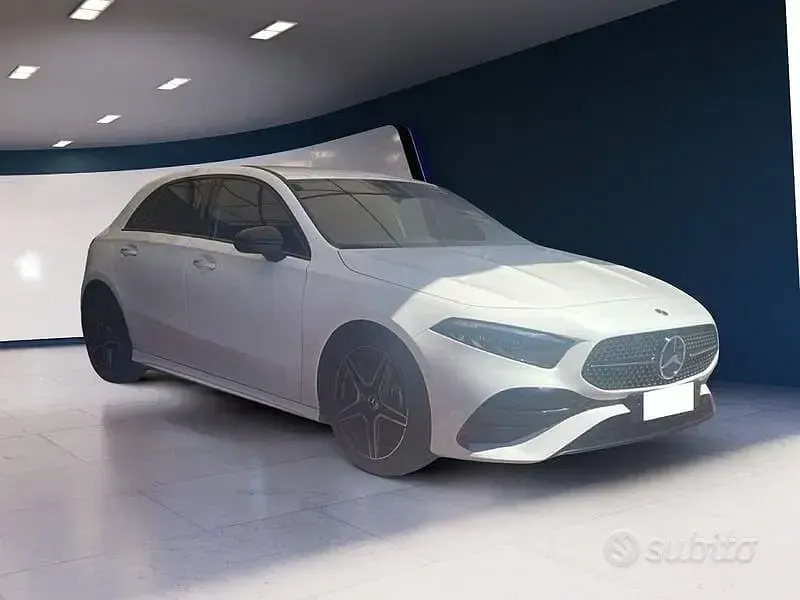 Usata Mercedes A180 AMG line 136 CV (100 kW) 2023 Bianco Berlina