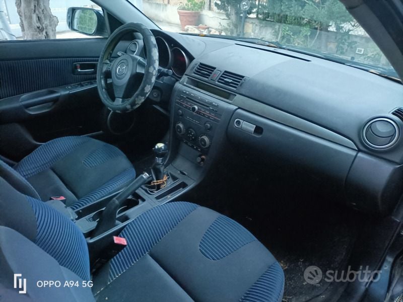 Usata 2004 Mazda 3 Inclusive Tre volumi | 1100 € (Super prezzo) - Immagine 1/4