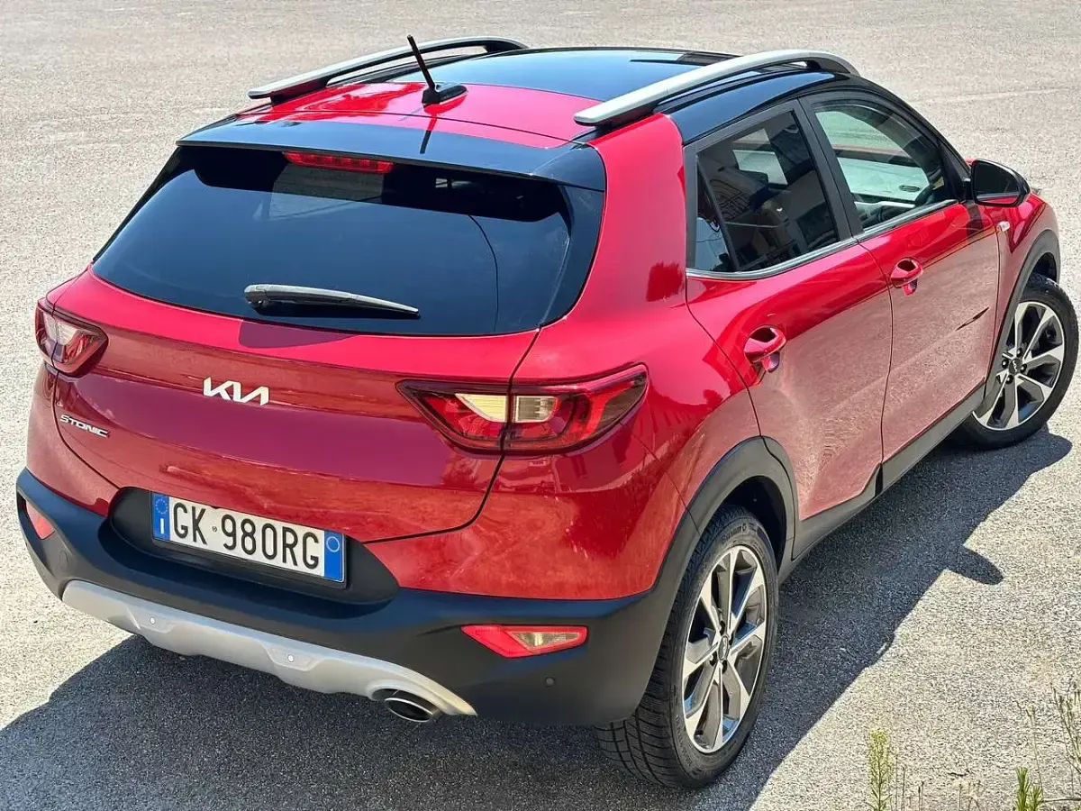 Usata Kia Stonic Style 101 CV (74 kW) 2022 Rosso SUV