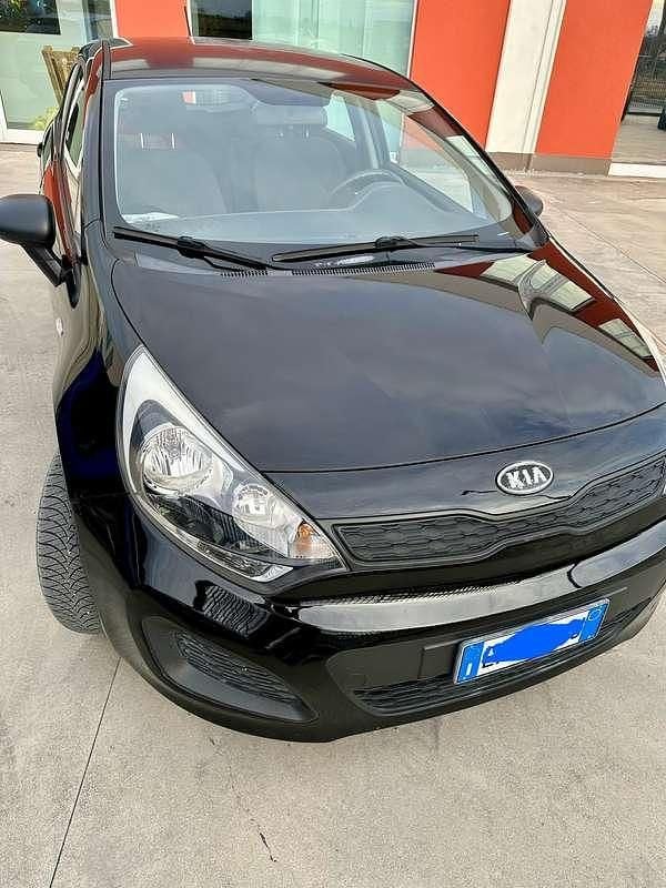 Usata Kia Rio LX 75 CV (55 kW) 2012 Nero Berlina