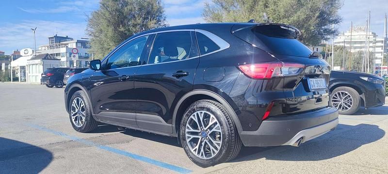 Usata Ford Kuga Titanium 152 CV (111 kW) 2020 Nero SUV