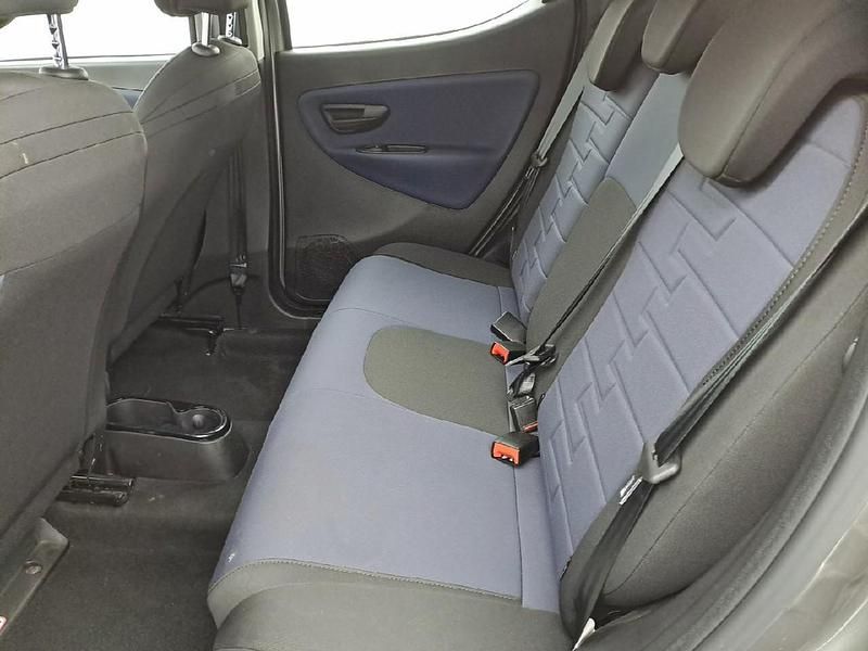 Usata Lancia Ypsilon 70 CV (51 kW) 2024 Grigio Utilitaria