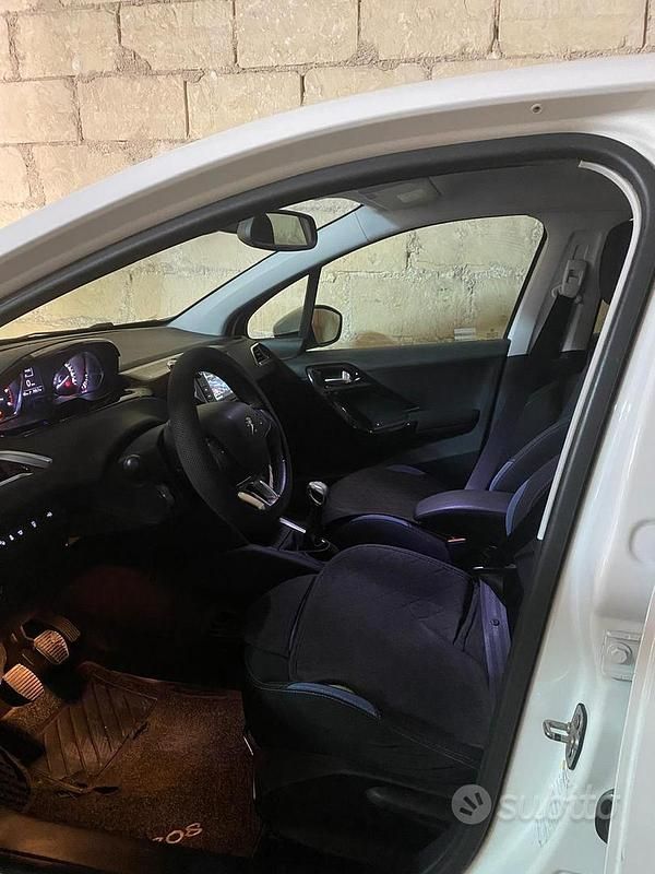 Usata Peugeot 208 115 CV (84 kW) 2012 Utilitaria