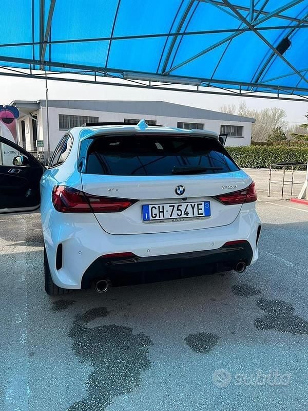 Usata BMW 120 M Sport 190 CV (139 kW) 2022 Bianco Utilitaria