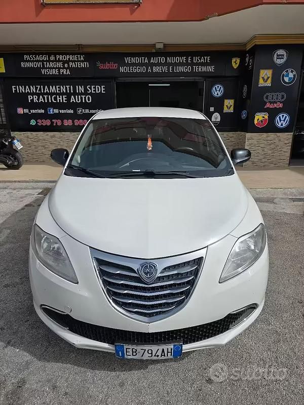 Usata Lancia Ypsilon 95 CV (69 kW) 2011 Bianco Utilitaria